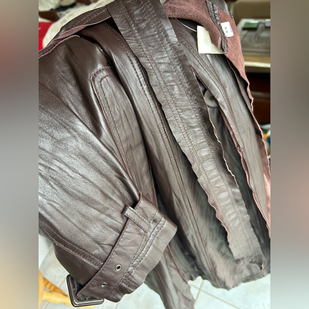 Danier Women's Brown Leather Trench Coat with Belt - Picture 16 of 16